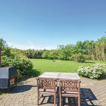 Semesterbostad Three-bedroom In *