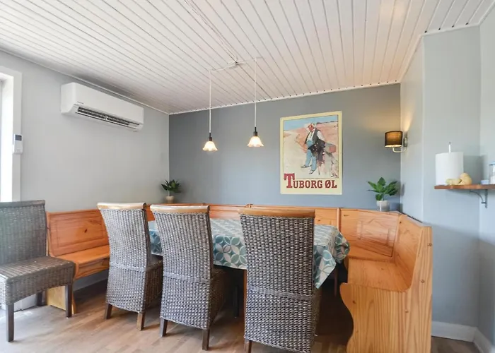 Three-bedroom In Holiday home
